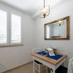 Blue One Apartment *